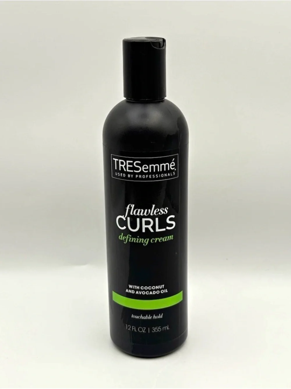 TRESemmé Flawless Curls Defining Cream - Black